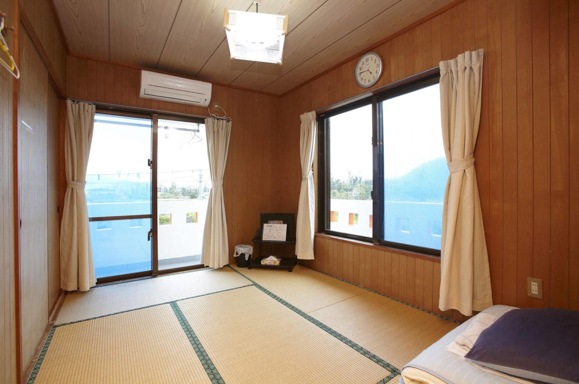 Minshuku Yadokari Hotel Zamami Kültér fotó